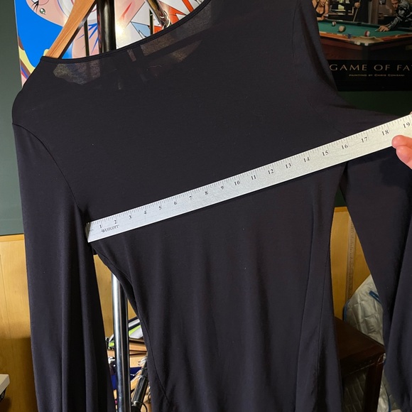 Bisou Bisou Black Top with Textured Floral Accent contouring size medium - Picture 7 of 7